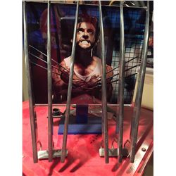 X MEN WOLVERINE METAL REPLICA CLAWS DISPLAY