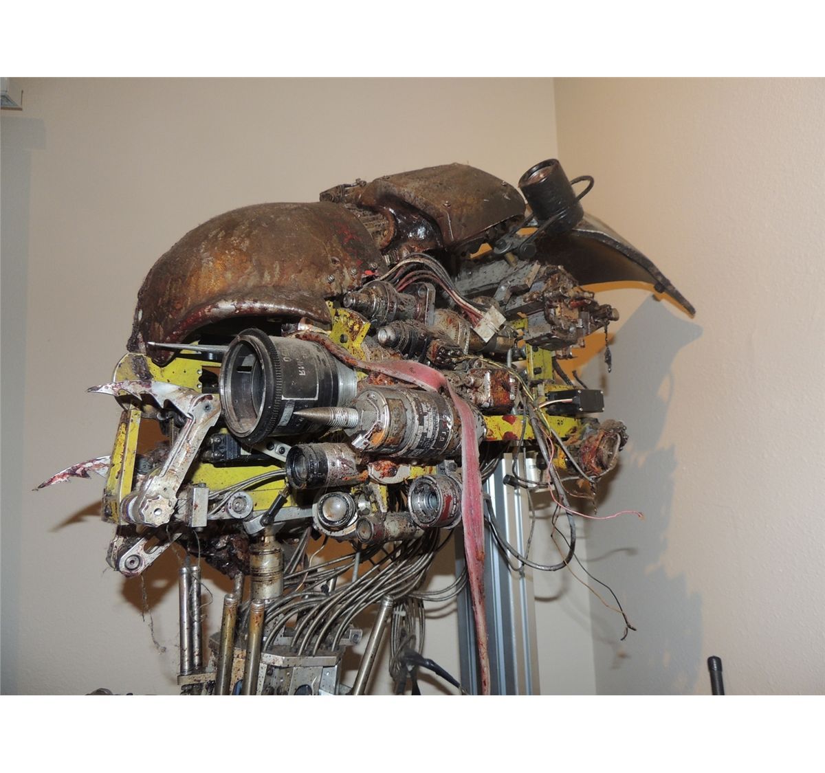 VIRUS ALIEN GOLIATH HERO ANIMATRONIC HEAD LIGHTS UP VIRUS ALIEN GOLIATH HERO ANIMATRONIC HEAD LIGHTS UP