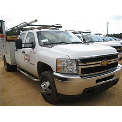 2011 CHEVROLET 3500 CREW CAB SERVICE TRUCK, S/N 1GB4CZCL1BF213286, DIESEL ENG, A/T, OMAHA SERVICE BO