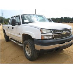 2006 CHEVROLET Z71 4X4 PICKUP, S/N 1GCHK2BDX6F186109, DURAMAX DIESEL ENG, A/T, CREW CAB, ODOMETER RE