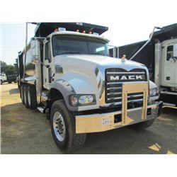2014 MACK GU713 TRI-AXLE DUMP, S/N 1M2AX07CXEM019084, 425HP MACK MP8 ENG, 10 SPD TRANS, 44K REARS, 2