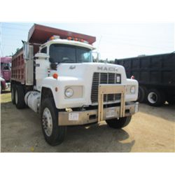 1990 MACK RD688S T/A DUMP, S/N 1M2P141Y1LM008866, 350 HP MACK DIESEL ENG, 10 SPD TRANS, 44K REARS, 1