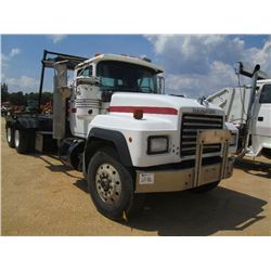1995 MACK RD690S T/A ROLL OFF TRUCK, S/N 1M2P264C2SM019933, MACK 350 DIESEL ENG, 7 SPD TRANS, 44K RE