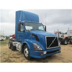 2008 VOLVO VNL T/A TRUCK TRACTOR, S/N 4VNC9GG38N486553, 425 HP VOLVO ENG, 10 SPD TRANS, 40K REARS, 1