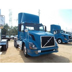 2007 VOLVO VNL T/A TRUCK TRACTOR, S/N 4V4NC9TG07N455765, CUMMINS ISX 400 HP DIESEL ENG, 10 SPD TRANS