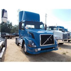 2007 VOLVO VNL T/A TRUCK TRACTOR, S/N 4V4NC9TG47N455767, CUMMINS ISX 400 HP DIESEL ENG, 10 SPD TRANS