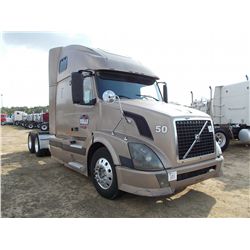 2005 VOLVO T/A TRUCK TRACTOR, S/N 4V4NC9TJ65N389778, 500 HP CUMMINS ISX ENG, 10 SPD TRANS, 38K REARS