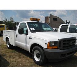 2001 FORD F250 SERVICE TRUCK, S/N 1FDNF205X1EC39122, V10, GAS, A/T, KNAPHEIDE SERVICE BODY, AIR COMP