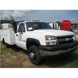 2006 CHEVROLET 3500 SERVICE TRUCK, S/N 1GBJC34U56E273929, V8, GAS, A/T, STAHL SERVICE BODY, AIR COMP