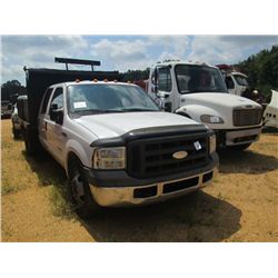 2005 FORD F350 CREW CAB DUMP, S/N 1FDWW36P15EB93599, POWERSTROKE DIESEL ENG, A/T, 9'6" FLATBED DUMP 