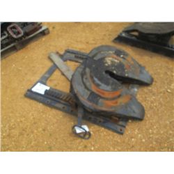 TRUCK TRACTOR FIFTH WHEEL HITCH