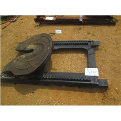 TRUCK TRACTOR FIFTH WHEEL HITCH