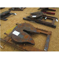 TRUCK TRACTOR FIFTH WHEEL HITCH