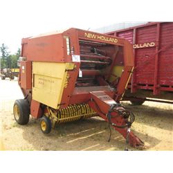 NEW HOLLAND 853 HAY BALER