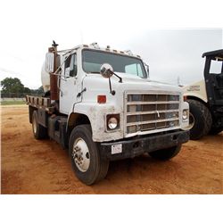 1987 INTERNATIONAL 2375 FLATBED TRUCK, S/N 1HS2DFFN1HH486300, IHC DIESEL ENG, 9 SPD TRANS, STEEL FLA