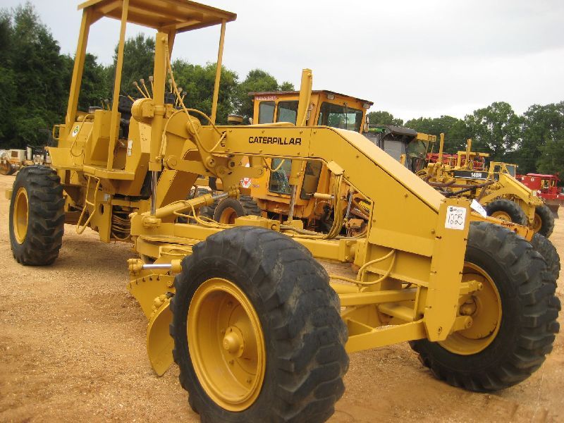 ROYAL 80 MOTOR GRADER, S/N 1183R1076, 10' MOLDBOARD, REAR RIPPER ...