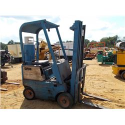 CLARK FORKLIFT, S/N PG1166, 2,000# CAP, 3 STAGE, LP GAS
