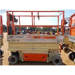 JLG 2030ES AERIAL WORK PLATFORM, S/N 200157661 (06 YR), 20' MAX HEIGHT, MAX CAP 500#, ELECTRIC, METE