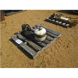 1 LOT AIR BOTTLE & PUMP