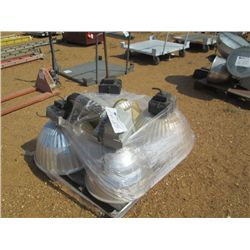 1 LOT WAREHOUSE LIGHTS