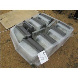 1 LOT OUTSIDE LIGHTS