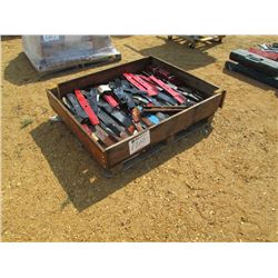 (1) LOT LAWN MOWER BLADE