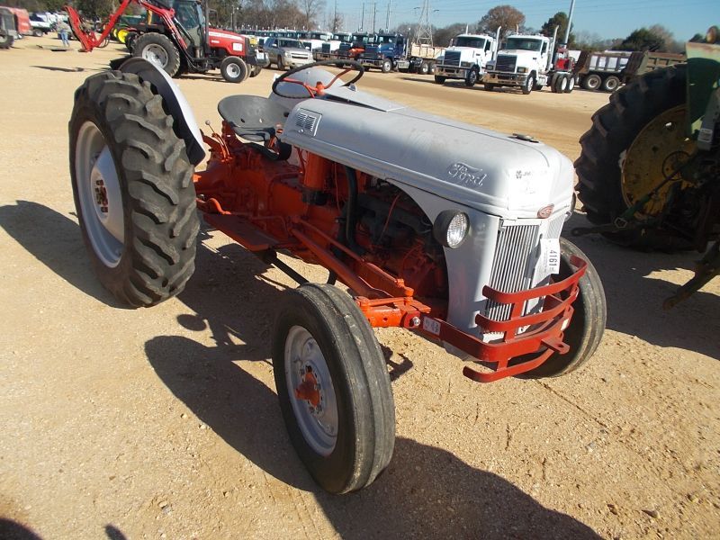 FORD 8N FARM TRACTOR, S/N , 3 PTH, PTO, 12.428 REAR TIRES, 6.0016