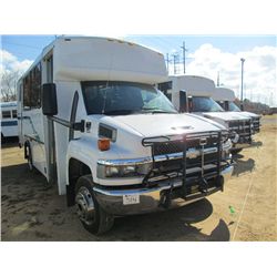2006 CHEVROLET C4500 BUS, S/N 1GBE4V12X6F411584, 13 PASSENGER, DURAMAX DIESEL ENG, A/T, 13,500 REARS