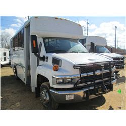 2006 CHEVROLET C4500 19 PASSENGER BUS, S/N 1GBE4V1286F407002, DURAMAX DIESEL ENG, A/T, 13.5K REARS, 