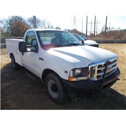 2002 FORD F250 SERVICE TRUCK, S/N 1FTNF20L12EA44511, V8 GAS, A/T, READING SERVICE BODY