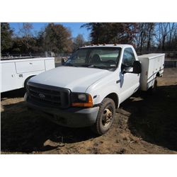 2000 FORD F350 SERVICE TRUCK, S/N 1FDWF36L3YEA20703, V8 GAS, 5 SPD TRANS, READING SERVICE BODY, ODOM