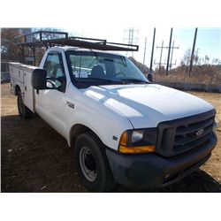 1999 FORD F250 SERVICE TRUCK, S/N 1FTNF20L0XEB25216, V8 GAS, A/T, KNAPHEIDE SERVICE BODY, PIPE RACK,