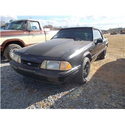 1990 FORD MUSTANG 2 DOOR CONVERTIBLE, S/N 1FACP44E9LF101731, GAS ENGINE, A/T, ODOMETER READING 26,64