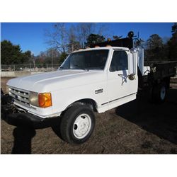1990 FORD F350 FLATBED TRUCK, S/N 1FDJF37M7LNB29076, FORD DIESEL ENG, A/T, 8' FLATBED, FUEL TANK & P