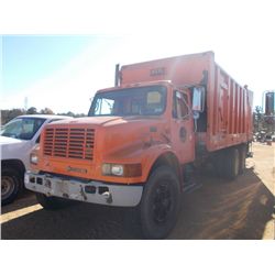 1998 INTERNATIONAL 4900 T/A GARBAGE TRUCK, S/N 1HTSHAAT1WH575320, DIESEL ENG, A/T, HEIL GARBAGE BODY