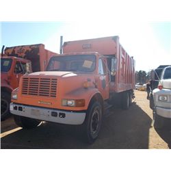 1998 INTERNATIONAL 4900 T/A GARBAGE TRUCK, S/N 1HTSHAAT3WH575318, DIESEL ENG, A/T, HEIL GARBAGE BODY