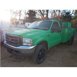 2004 FORD F450 SERVICE TRUCK, S/N 1FDXF46P34EC07477, FORD DIESEL ENG, A/T, TOOL BODY, PUMP, HOSE REE
