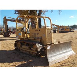 DRESSER TD-8E CRAWLER TRACTOR, S/N 006488, 6 WAY BLADE, CANOPY, SWEEPS, METER READING 3,998 HRS