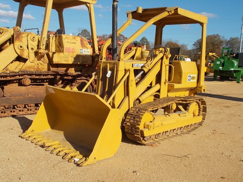 CAT 931 CRAWLER LOADER, S/N 78U2891, GP BUCKET, CANOPY, SWEEPS