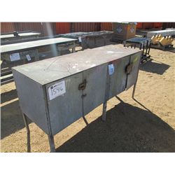 6 ' METAL STORAGE CABINET