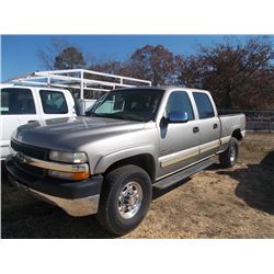 2002 CHEVROLET 2500 HD 4X4 CREW CAB PICKUP, S/N 1GCHK23182F112798, DURAMAX DIESEL ENG, A/T