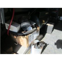 1 BOX MISC PAINT, PARTS