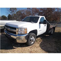 2008 CHEVROLET 3500HD FLATBED, S/N 1GBJC34698E148811, DURAMAX DIESEL ENG, A/T, 9' FLATBED BODY, GOOS