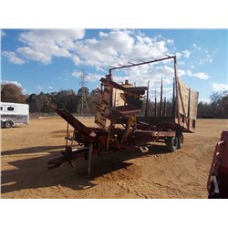 NEW HOLLAND STACKLINER 1033 HAY WAGON