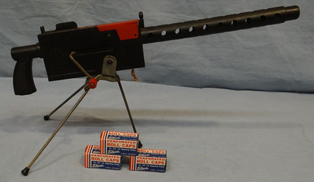 MATTEL-O-MATIC toy machine gun w/caps