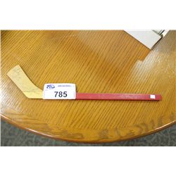 SIGNED MINI STICK MARTY AND GORDIE HOWE