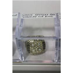 REPLICA RING- WAYNE GRETZKY 1987 EDMONTON OILERS STANLEY CUP