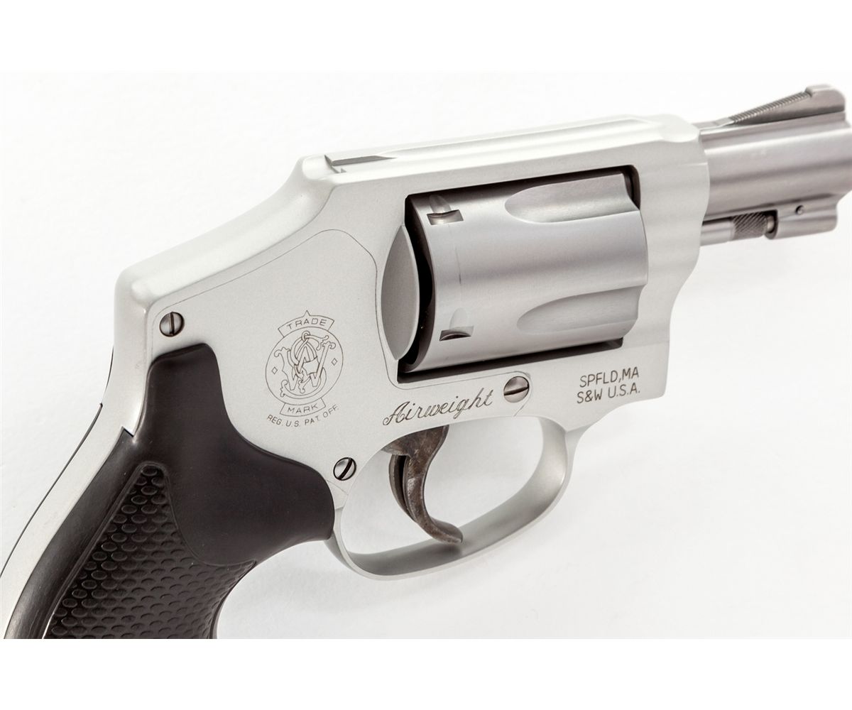 S W Model 642 Airweight DA Revolver s-w-model-642-airweight-da-revolver