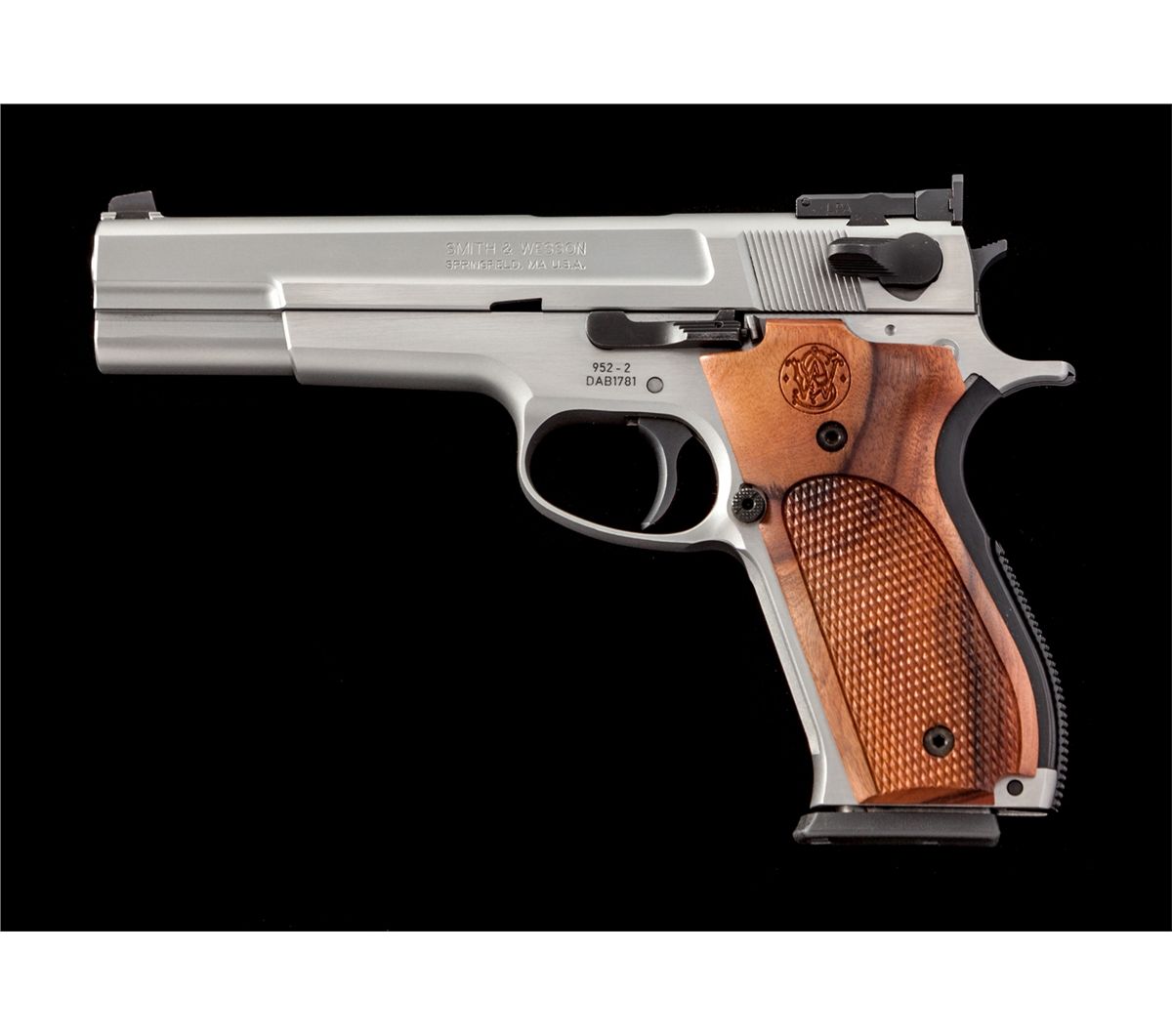S&W Model 952-2 Semi-Automatic Target Pistol