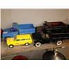 Image 1 : 4 Pressed Metal Trucks